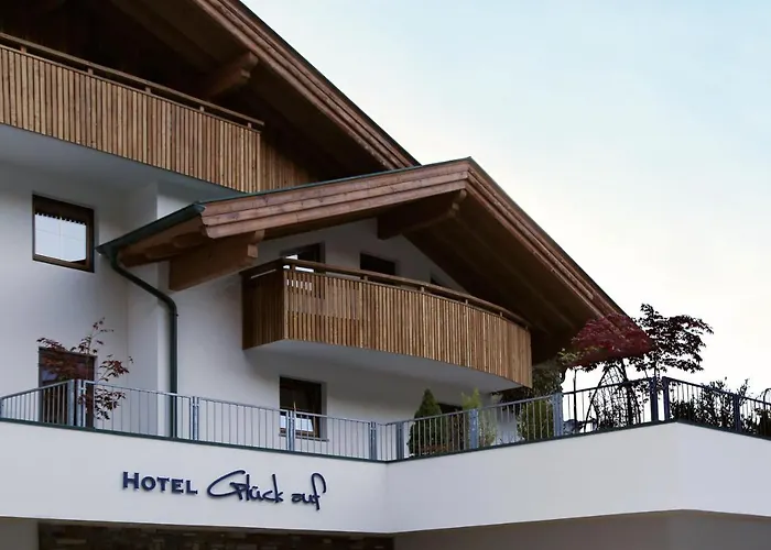 & Glueck Auf 3* 迈尔霍芬