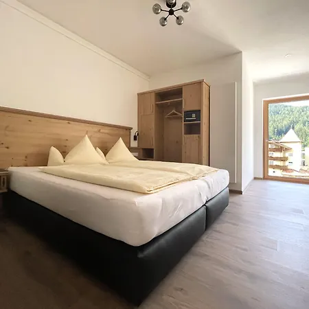 فندق & Glueck Auf