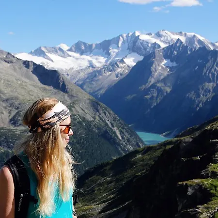 & Glueck Auf فندق